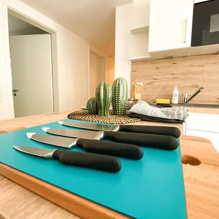320 Lux Furnished Flat Apartment Beaufort