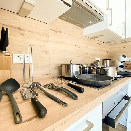 320 Lux Furnished Flat Apartment