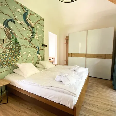 320 Lux Furnished Flat *